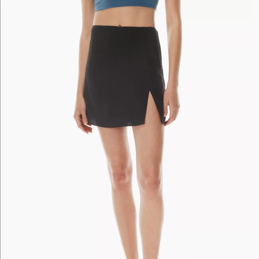 ARITZIA BLACK MINI SKIRT HIGH WAISTED W/ SLIT NEVER WORN!